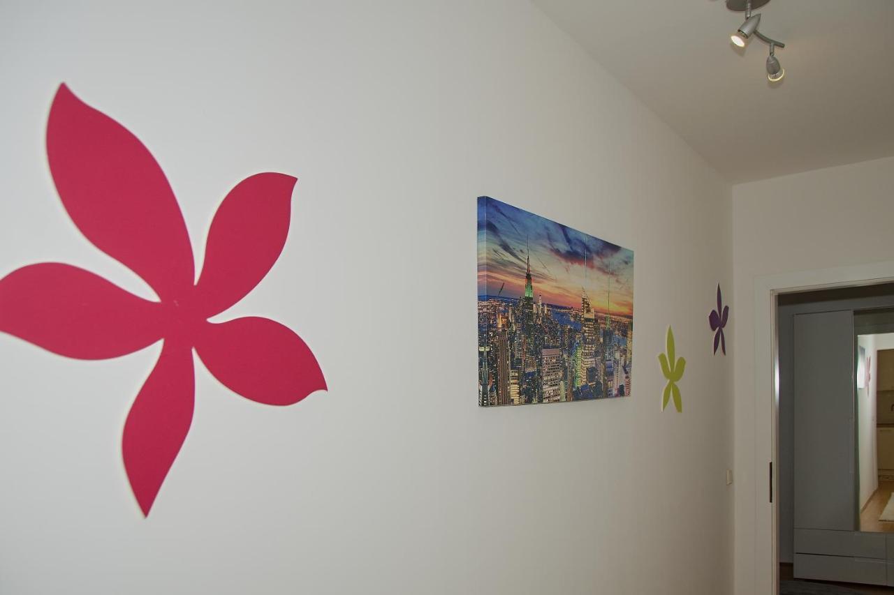 Blue Lotus Apartment Wina Bagian luar foto