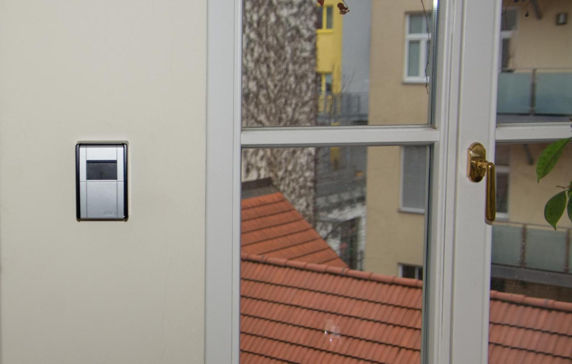 Blue Lotus Apartment Wina Bagian luar foto